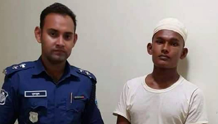 মসজিদে ডেকে নিয়ে ছাত্রীকে ধর্ষণ, মাদ্রাসা শিক্ষক আটক