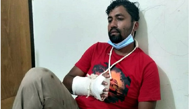 চাঁদা না দেয়ায় গুলি, ৯৯৯-এ কল করে রক্ষা পেলেন প্রবাসী