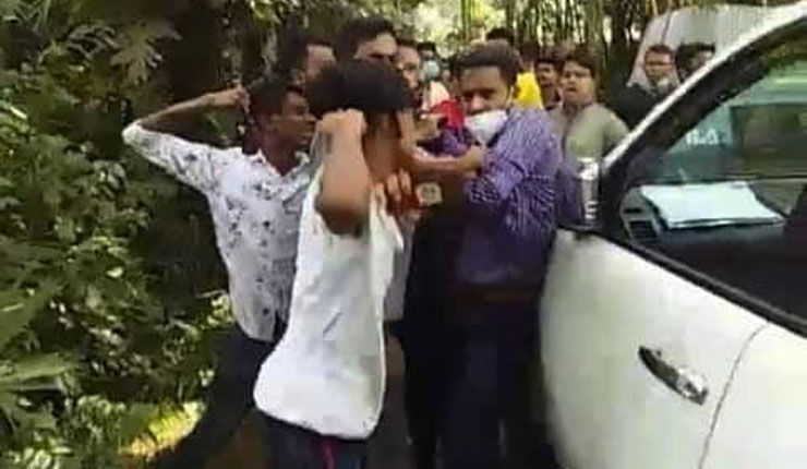 রায়পুর ৬নং কেরোয়া ইউপি উপ-নির্বাচনে সাংবাদিকের উপর হামলা, বিএনপির ভোট বর্জন