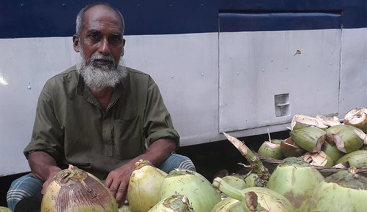 ডাব বিক্রি করে বাড়ি করলেন আশরাফ আলী