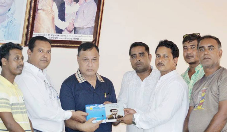 জেলা রেজিস্ট্রারের বঙ্গবন্ধু কমপ্লেক্স পরিদর্শন
