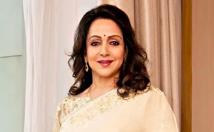 শাহরুখ-সালমান ও আমিরদের সমর্থন দিলেন হেমা মালিনী