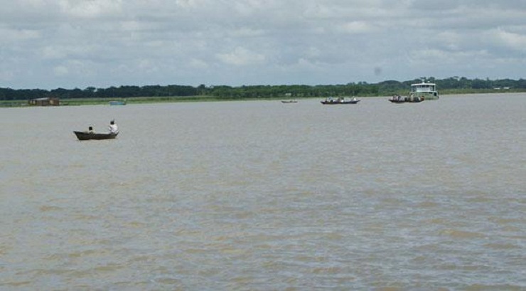 ইউএনওসহ পুলিশের ওপর দুর্বৃত্তদের হামলা