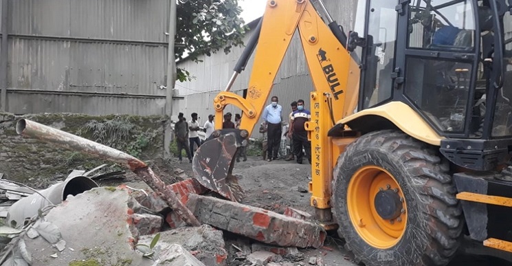 সোনারগাঁয়ে হাজী সেলিমের দখল করা সম্পত্তি উদ্ধার