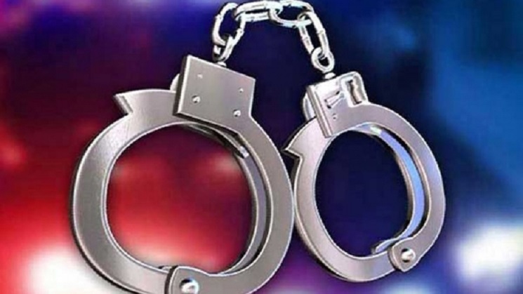ইসলাম নিয়ে কটুক্তি করায় দুই ভাইকে ধরে পুলিশে দিলো জনতা