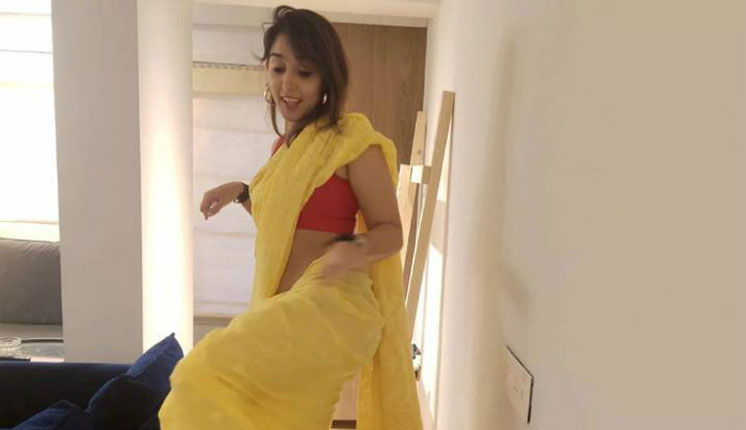 সুখের ভিতরে গভীর অসুখ