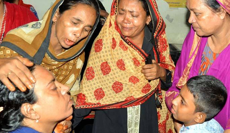 পাওনা টাকা চাওয়ায় বাবাকে হত্যা, ছেলের অবস্থা গুরুতর