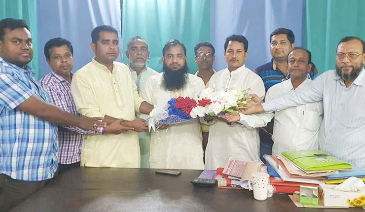 রাজশাহী বিভাগীয় দলিল লেখক সমিতির আহ্বায়ককে অভ্যর্থনা