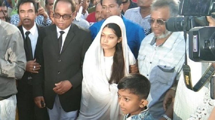 খালাস চেয়ে মিন্নির করা আবেদন গ্রহণ করলেন আদালত