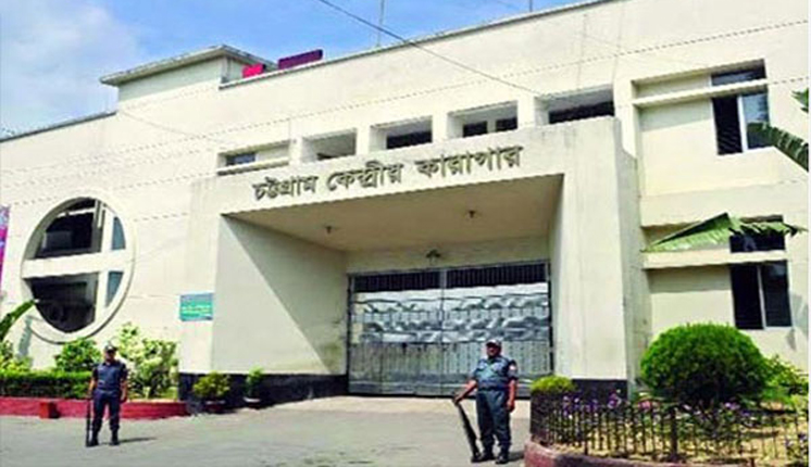 এ যেন বাস্তবে ‘আয়নাবাজি’, আজাদ হয়ে জেল খাটছেন রকি 