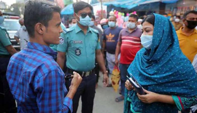 করোনার দ্বিতীয় ঢেউ প্রতিরোধে কঠোর অবস্থানে প্রশাসন 