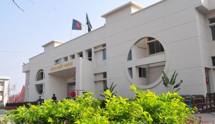 ২০ হাজার টাকার বিনিময়ে আজাদ পরিচয়ে জেল খাটছে রকি