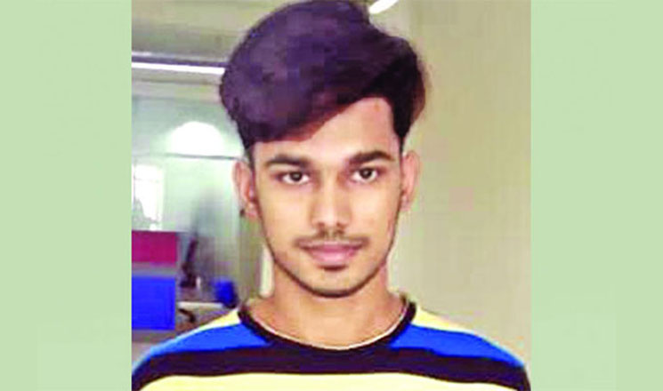 ফেসবুকে প্রেমের ফাঁদে ফেলে বহু মেয়ের সর্বনাশে রাতুল