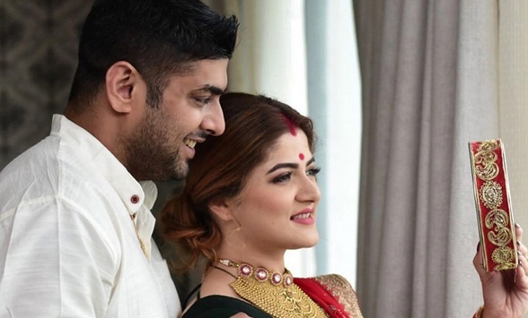 যেভাবে নিরবতা ভাঙলেন শ্রাবন্তীর স্বামী