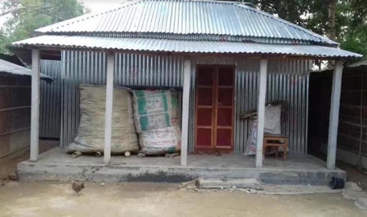 মেয়ের চিৎকারে ছুটে এলেন মা, দরজা খুলে দিলো ধর্ষক