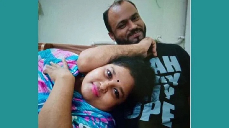 রক্ত দিয়ে গৃহবধূ লিখে গেলেন জীবনের শেষ প্রতিবাদের দুটি অক্ষর