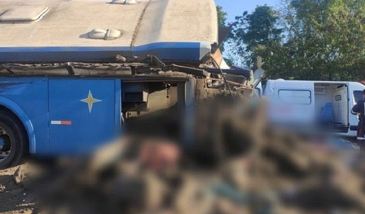 ব্রাজিলে বাস-ট্রাক সংঘর্ষে ৪১ শ্রমিকের মৃত্যু