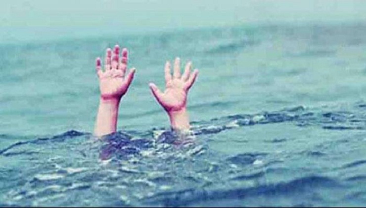 হরিণাকুন্ডতে ডোবায় পড়ে ১৮ মাসের শিশুর মৃত্যু
