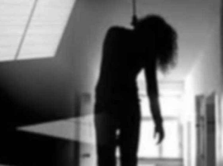 ছাত্রীনিবাসে মিলল কলেজছাত্রীর ঝুলন্ত মরদেহ 