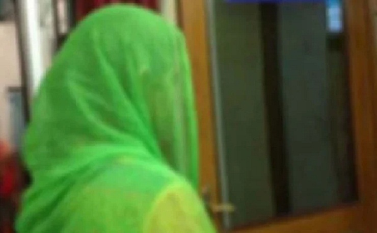 বিয়ের দাবিতে প্রেমিকের বাড়িতে অনশন, পালিয়েও শেষ রক্ষা হলো না
