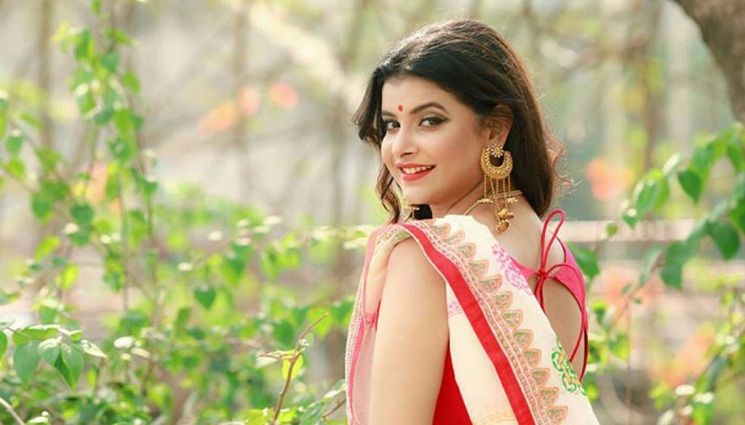 হঠাৎ ফেসবুকে থেকে ‘উধাও’ শবনম ফারিয়া