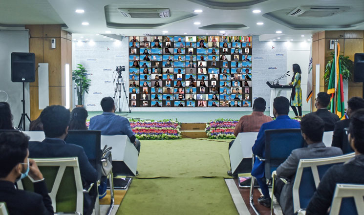 সম্মাননা পেলেন ড্যাফোডিল বিশ্ববিদ্যালয়ের জনসংযোগ প্রধান আনোয়ার হাবিব কাজল