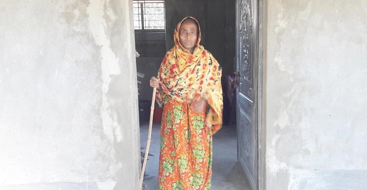 শিক্ষা কর্মকর্তার গৃহহীন মেয়ের ঘরের ব্যবস্থা করলেন ইউএনও