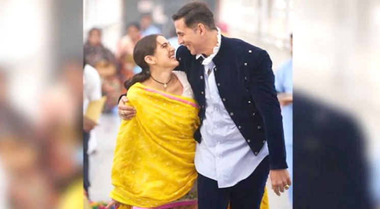 বাবার বয়সী অক্ষয়কে পেয়ে উচ্ছ্বসিত সারা