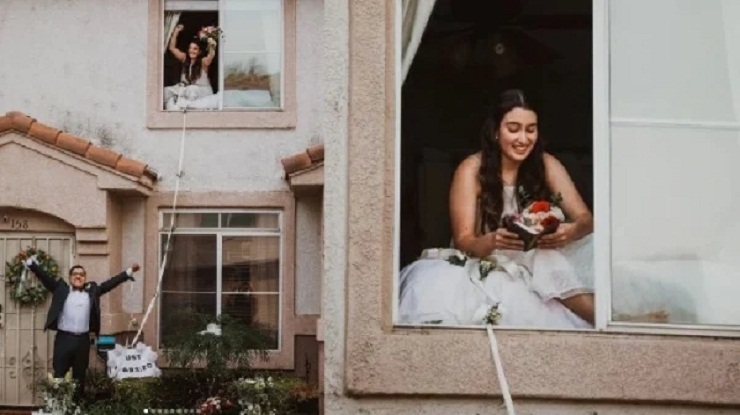 জানালায় বসেই বিয়ে সারলেন করোনা আক্রান্ত কনে