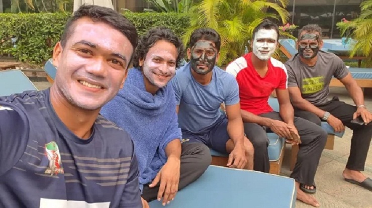 সাকিব-তাসকিনদের রুপচর্চায় ফেসবুকে তোলপাড়