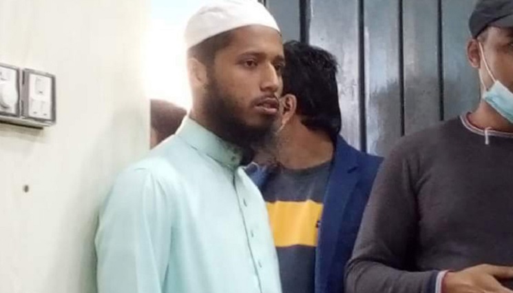 শয়তানের ধোকায় মাদ্রাসাছাত্রকে বলৎকার, শিক্ষক আটক