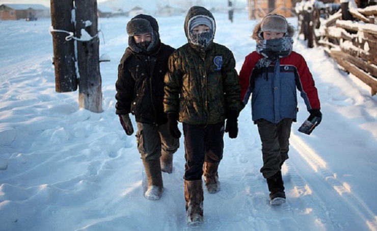বিশ্বের শীতলতম স্কুল, মাইনাস ৫১ ডিগ্রিতেও শ্রেণিকক্ষে আসে শিক্ষার্থীরা!