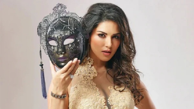 এবার গুপ্তচর হলেন সানি লিওন