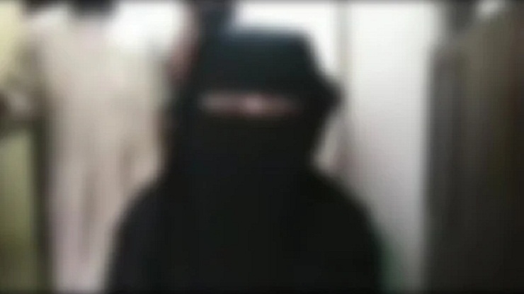 হুজুর আমার সঙ্গে ‘স্বামী-স্ত্রীর মতো ব্যবহার’ করেছে