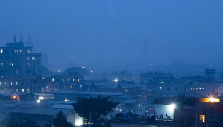 কন কনে শীতের মধ্যেই বৃষ্টির আশংকা