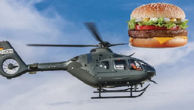 প্রেমিকাকে নিয়ে সামান্য বার্গার খেতে হেলিকপ্টার ভাড়া করলেন ব্যবসায়ী