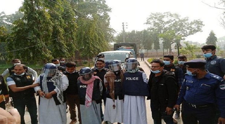 বঙ্গবন্ধুর ভাস্কর্য ভাঙচুর: মাদ্রাসার দুই শিক্ষকের স্বীকারোক্তি