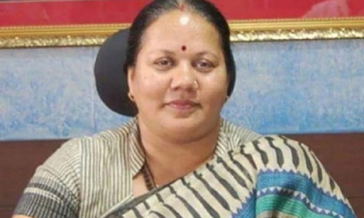 ব্রেকআপ হলেই মেয়েরা বলে ধর্ষণ! নারী কমিশনের বক্তব্যে বিতর্ক তুঙ্গে