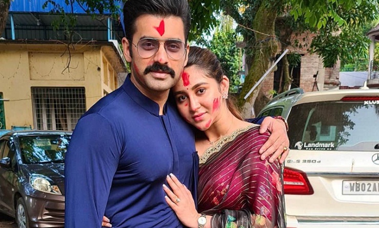 বিয়ের আগে নতুন সদস্য এলো পরিবারে