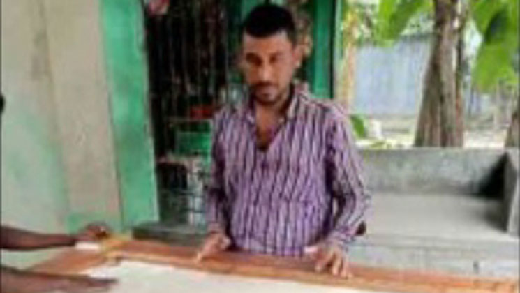 ময়মনসিংহের নান্দাইলে ধর্ষিতা এলাকা ছাড়া  কেরাম খেলায় ব্যস্ত ধর্ষনকারী