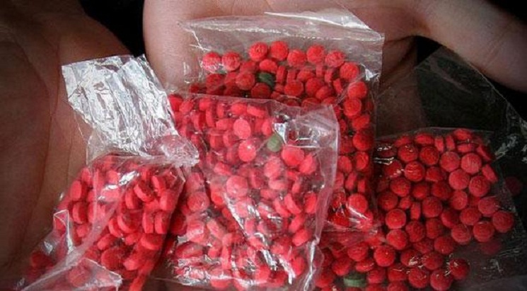 রাজধানীতে ৩ হাজার ৮০০ পিস ইয়াবাসহ দুজন আটক