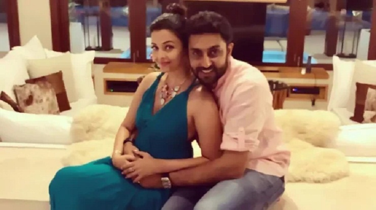 সবার সামনে রোমান্স করবেন অভিষেক-ঐশ্বরিয়া