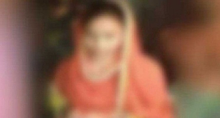 মা-বাবার সামনেই কিশোরীকে পালাক্রমে ধর্ষণ