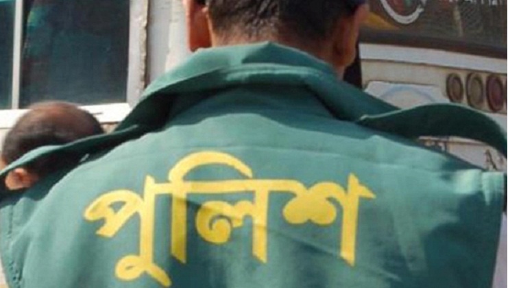ইয়াবা দিয়ে ফাঁসানোর অভিযোগ; ওসিসহ ৫ জনের বিরুদ্ধে মামলা