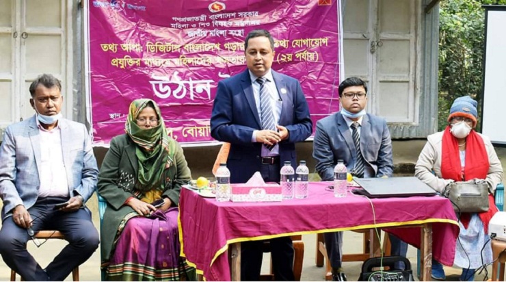 বোয়ালমারীতে গৃহহীন নির্মান প্রকল্প পরিদর্শনে জেলা প্রশাসক