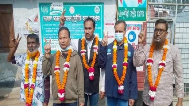 স্ত্রীদের সংবাদ সম্মেলনের পর মুক্তি পেলেন স্বামীরা