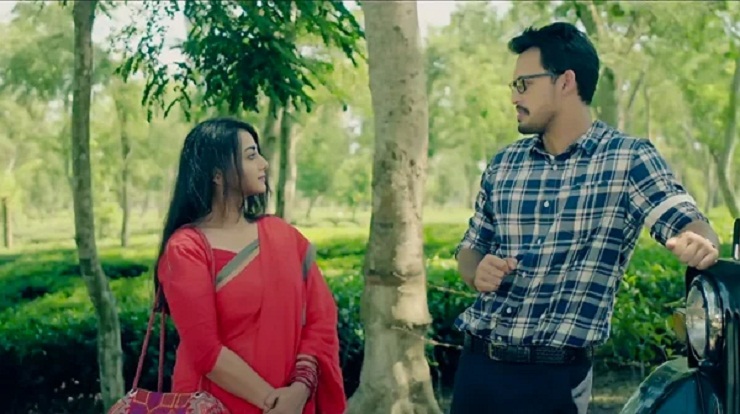 স্বচ্ছ হৃদয়ের প্রেমিক চেয়ে বিজ্ঞাপন