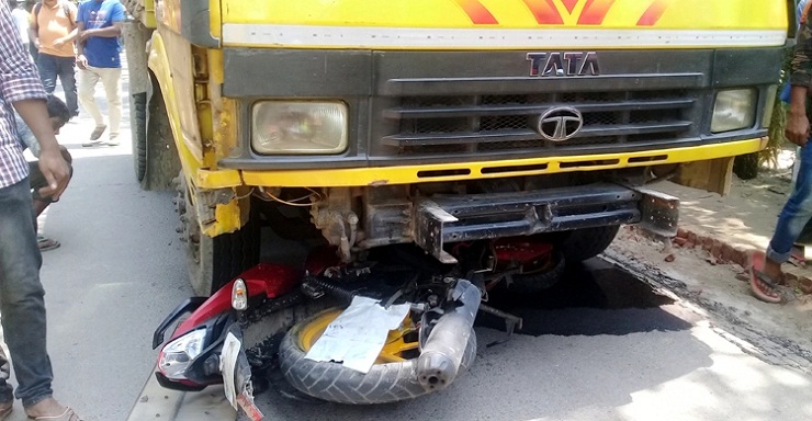 আগৈলঝাড়ায় ট্রাক-মোটরসাইকেল সংঘর্ষে শিক্ষক নিহত