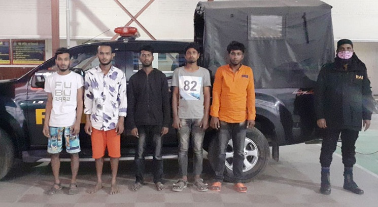 নারায়ণগঞ্জে র‌্যাবের অভিযানে ৫ ডাকাত আটক
