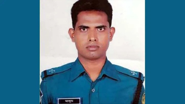 তিনি একজন ভয়ঙ্কর ‘ডাকাত’ পুলিশ